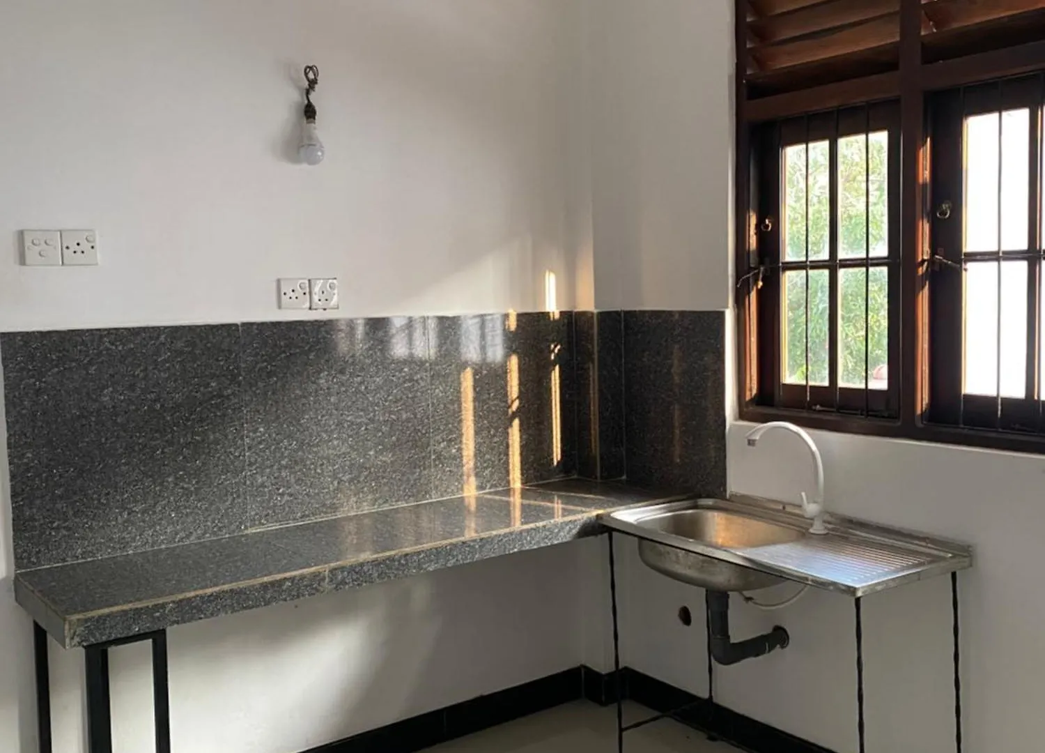 Cheena Homestay Negombo 0*,